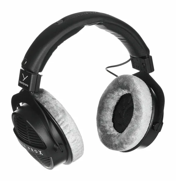 beyerdynamic DT 990 PRO X, kabelingången vid hörkåpan