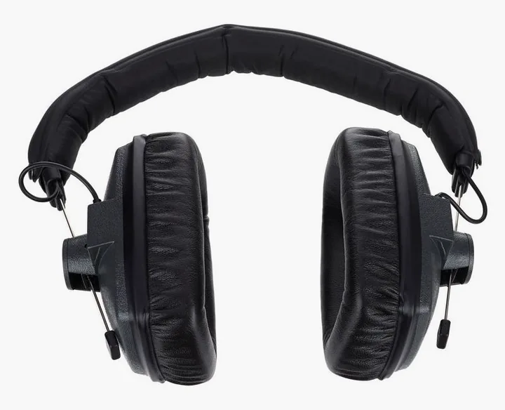 beyerdynamic DT-150, öronkuddarna på nära håll
