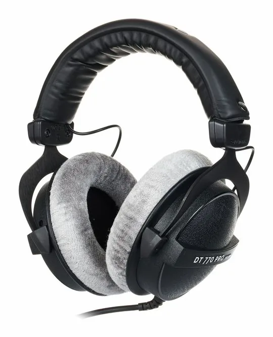 beyerdynamic DT-770 Pro 250 Ohm, kabelingången vid hörkåpan