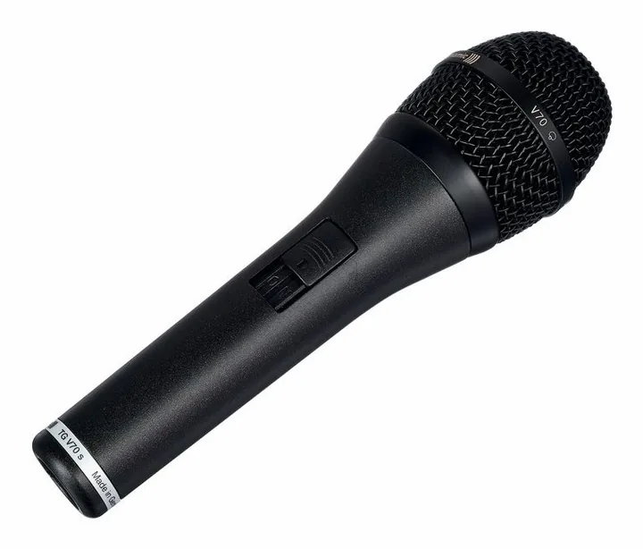 beyerdynamic TG V70 s, XLR-kontakten i botten