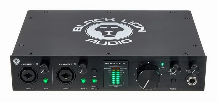 Black Lion Audio Revolution 2x2, nivåmätarna och lysdioderna