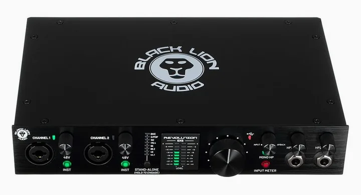 Black Lion Audio Revolution 6x6, höljet sett från sidan