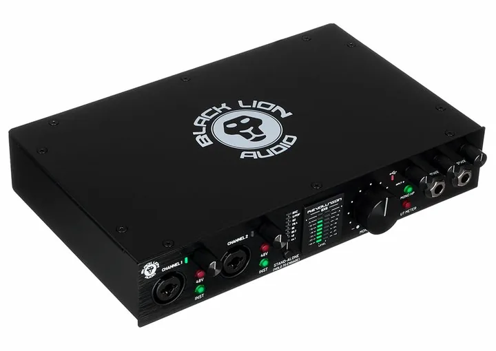 Black Lion Audio Revolution 6x6, ovansidan av lådan