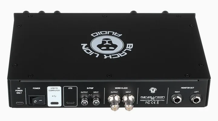 Black Lion Audio Revolution 6x6, ovansidan av lådan