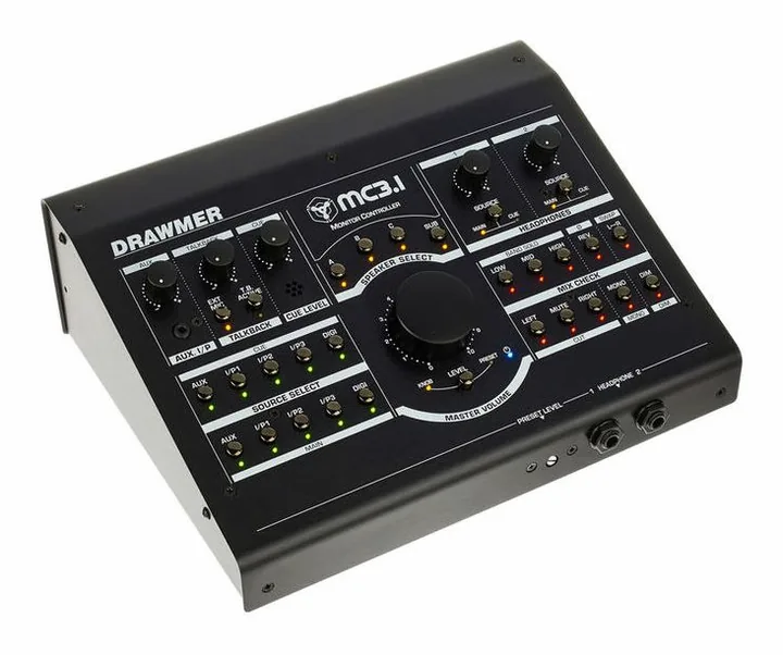 Drawmer MC 3.1, baksidan med anslutningarna