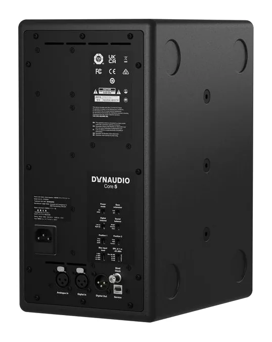 Dynaudio Core 5, loggan och ytan