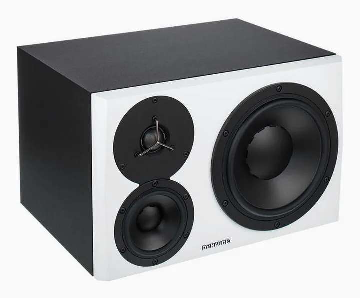 Dynaudio LYD-48 White Left, baksidan med anslutningarna