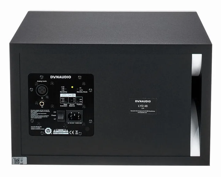 Dynaudio LYD-48 White Left, fronten med woofer och diskant