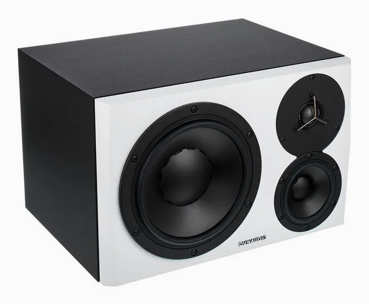 Dynaudio LYD-48 White Right, loggan och ytan