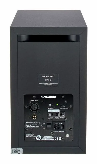 Dynaudio LYD-7 Black, baksidan med anslutningarna