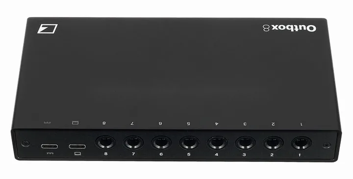 Elektron Outbox 8, höljet sett från sidan