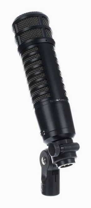 EV RE320, XLR-kontakten i botten