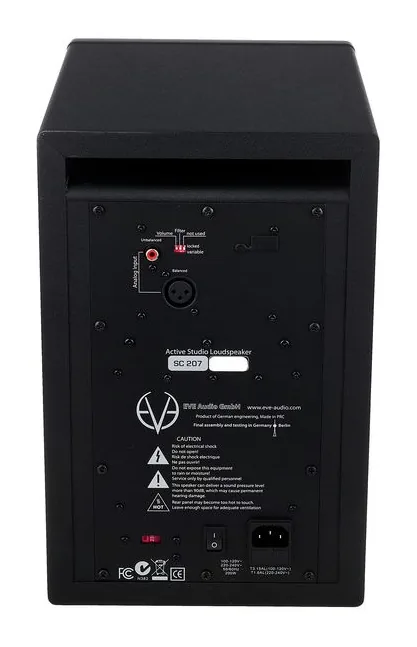 EVE Audio SC207 All Black, loggan och ytan
