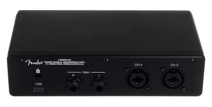 Fender Studio Quantum LT 4, ovansidan av lådan
