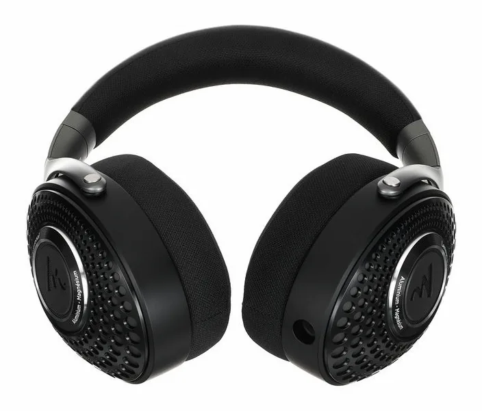 Focal Lensys Professional, hörkåpan på nära håll