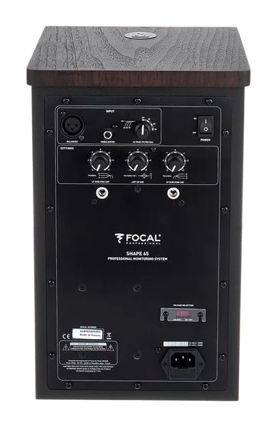 Focal Shape 65, knapparna på bakpanelen