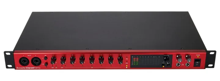 Focusrite Clarett+ 8Pre, höljet sett från sidan