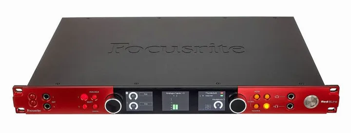Focusrite Red 8 Line, höljet sett från sidan