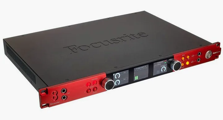 Focusrite Red 8 Line, anslutningarna på baksidan