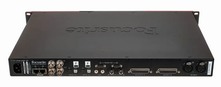 Focusrite Red 8 Line, höljet sett från sidan