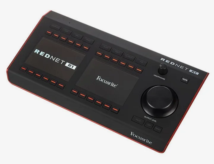 Focusrite RedNet R1, knapparna på bakpanelen