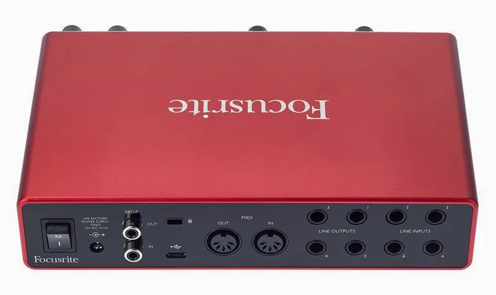 Focusrite Scarlett 8i6 3rd Gen, ingångarna på framsidan