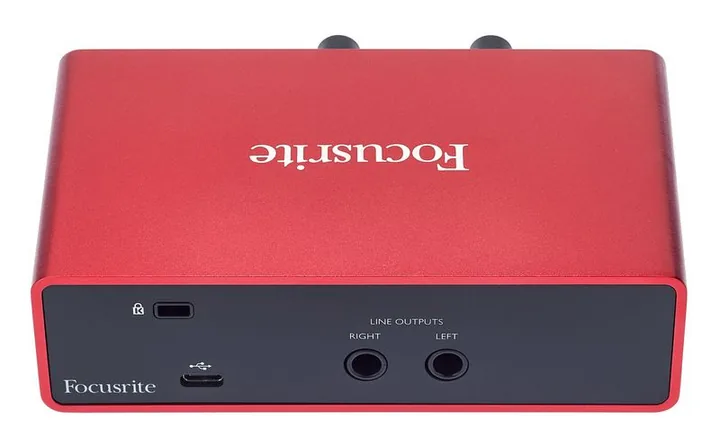 Focusrite Scarlett Solo 3rd Gen, anslutningarna på baksidan