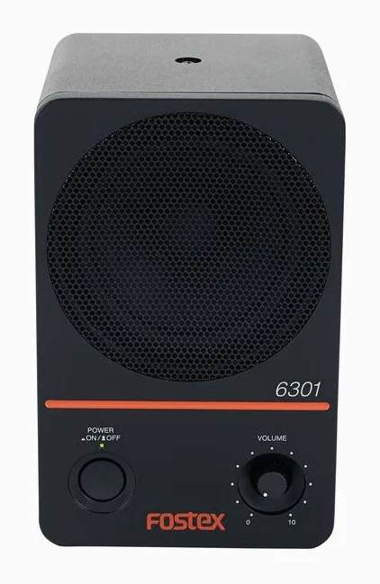 Fostex 6301NX, fronten med woofer och diskant