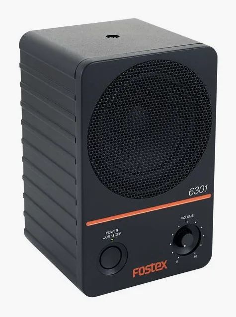 Fostex 6301NX, baksidan med anslutningarna