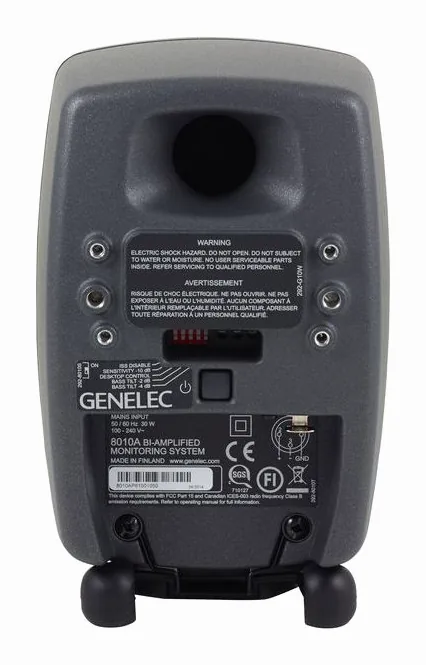 Genelec 8010 AP, fronten med woofer och diskant
