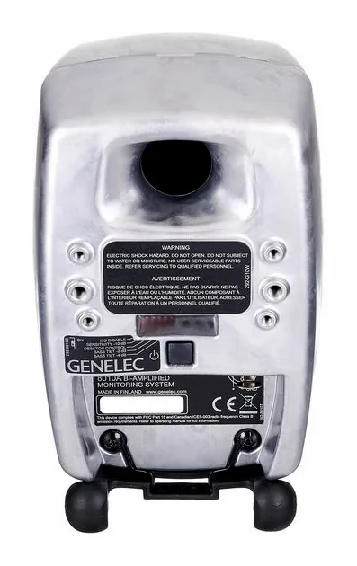 Genelec 8010 RAW, fronten med woofer och diskant