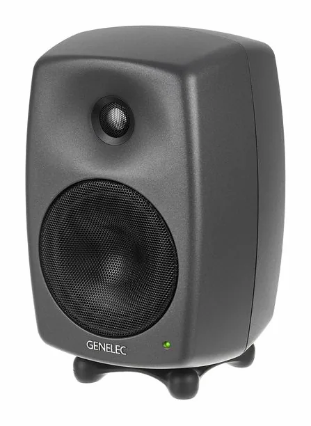 Genelec 8030 CP ARC Studio Bundle, fronten med woofer och diskant