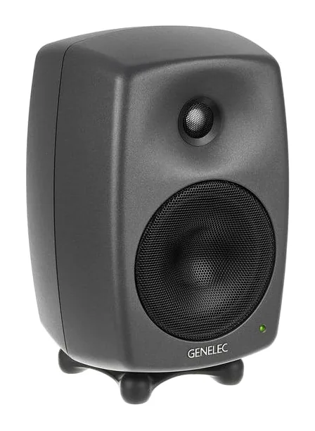 Genelec 8030 CP, loggan och ytan