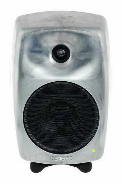 Genelec 8040 RAW, baksidan med anslutningarna
