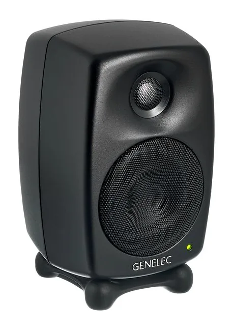 Genelec 8320 AMM, baksidan med anslutningarna