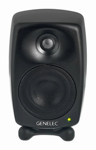 Genelec 8320 AMM Pack, fronten med woofer och diskant