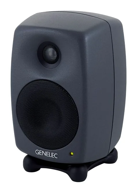 Genelec 8320 APM Pack, fronten med woofer och diskant