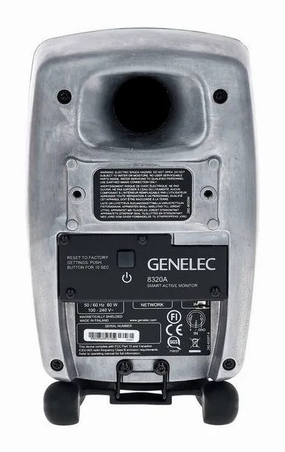 Genelec 8320 RAW, loggan och ytan