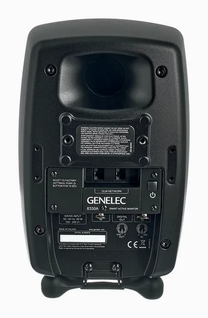Genelec 8330 AM, loggan och ytan