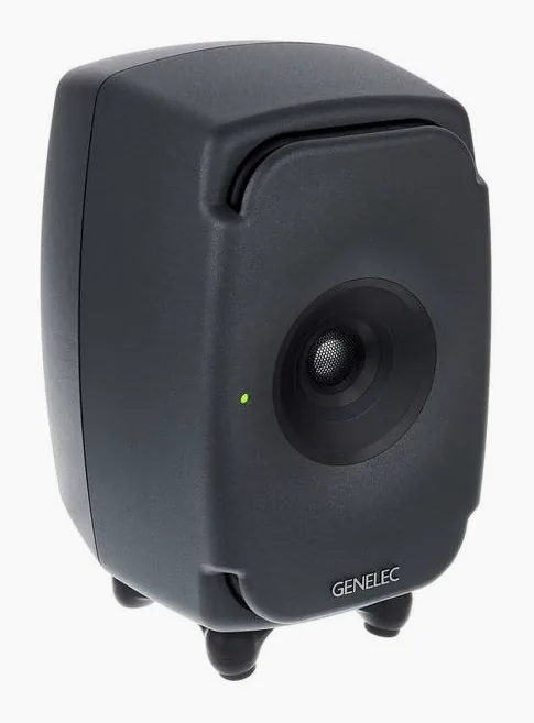 Genelec 8331 AP, fronten med woofer och diskant