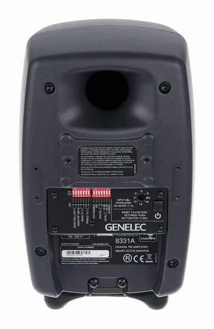 Genelec 8331 AP, fronten med woofer och diskant