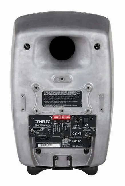 Genelec 8341 RAW, knapparna på bakpanelen