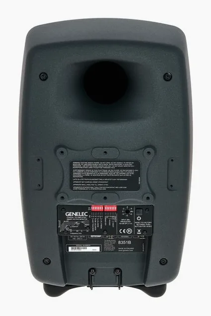 Genelec 8351BP, baksidan med anslutningarna