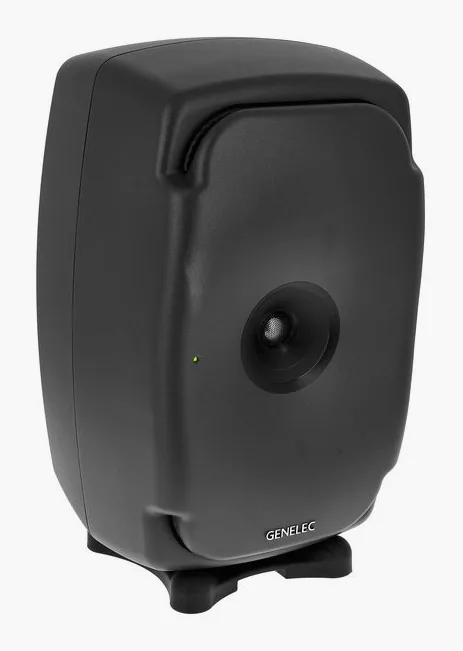 Genelec 8361 AP, fronten med woofer och diskant