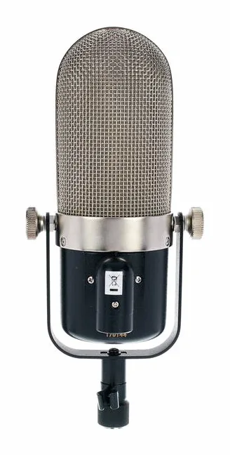 Golden Age Audio Project R1 active Mk3, loggan och ytan