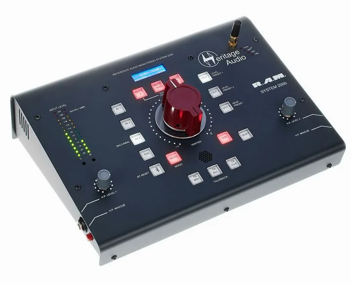 Heritage Audio RAM System 2000, baksidan med anslutningarna