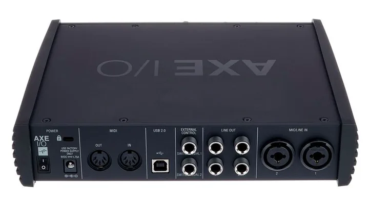 IK Multimedia AXE I/O, nivåmätarna och lysdioderna