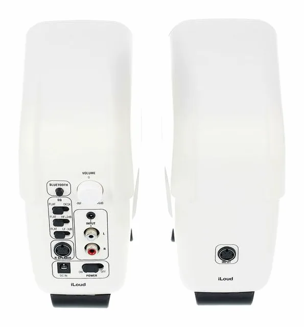 IK Multimedia iLoud Micro Mon. White Edition, fronten med woofer och diskant
