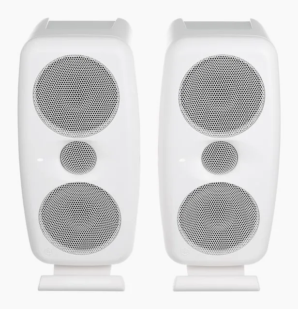 IK Multimedia iLoud MTM MKII White, baksidan med anslutningarna