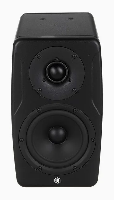 IK Multimedia iLoud Precision 5 MKII, loggan och ytan